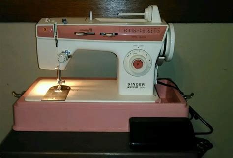 Vintage Very Nice Pink Singer Merritt 2404 Sewing Machine