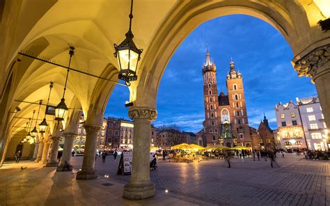 reasons  visit krakow poland   luce travel blog