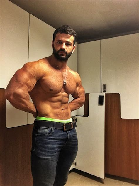 Muscle Lover Turkish Bodybuilder Mustafa Yildiz
