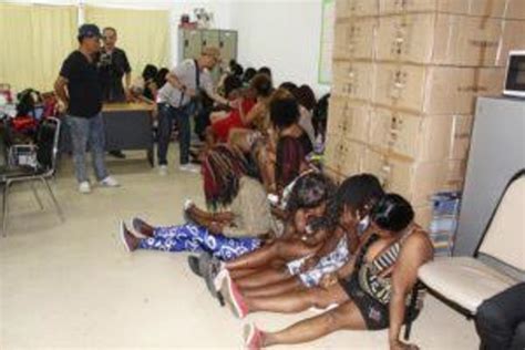 police round up over 60 african ‘prostitutes in pattaya thailand photo kinnaka s blog
