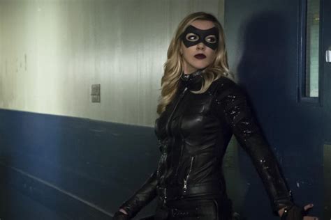 arrow s katie cassidy will become a cw verse regular scifinow the world s best science