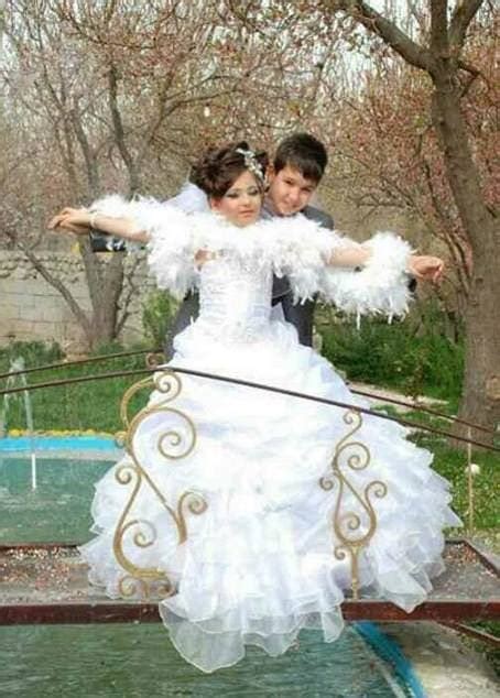 بالصور زواج في إيران العريس 14 عاماً والعروسة 10