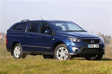 ssangyong korando sports review   parkers