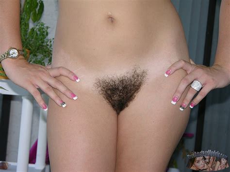 all natural and hairy pussy kendra lynn posing and spreading pichunter