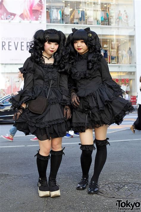 Gothic Harajuku Street Fashion Girls In Matching All Black