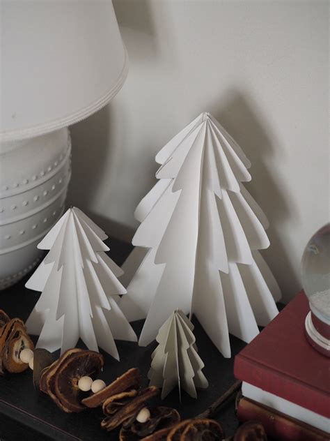 diy paper decorations  crafts  christmas dove cottage