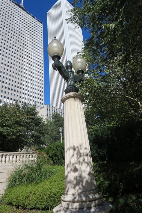 images tree grass post sky city monument daytime statue park landmark chicago