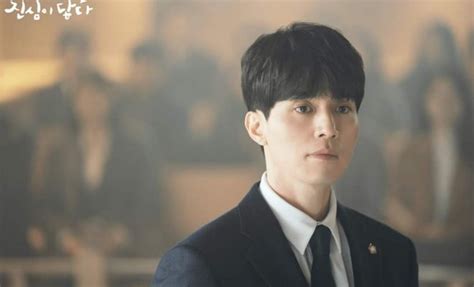 lee dong wook dazzles as top attorney in new drama “touch your heart”