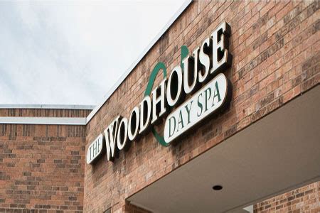 woodhouse day spa improves customer experience  iqinvision monitoring