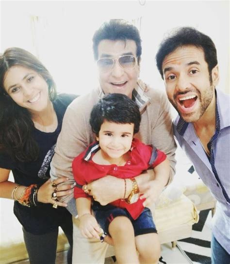 Tusshar Kapoor With His Father Son And Sister Photo Tusshar Kapoor