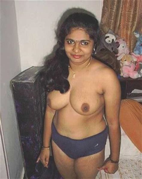 indian aunty getting nude to satisfy uncle