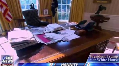 Trump ‘look At My Desk Papers You Dont See Presidents With Desks