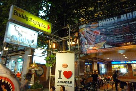 kee hua chee live khaosan road in bangkok swings into