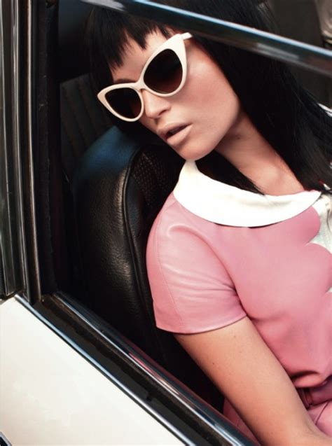 20 Trendy White Framed Sunglasses For This Summer Styleoholic