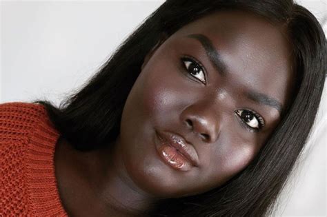 a blogger shares foundation advice for dark skin tones