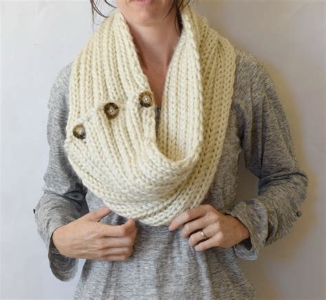 ways giant knit ribbed cowl pattern mama   stitch