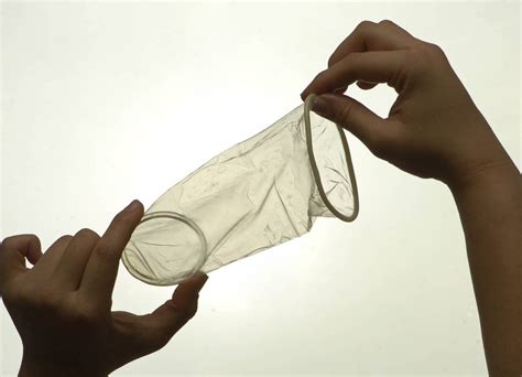 ccss brindara condones femeninos  partir del proximo ano la nacion