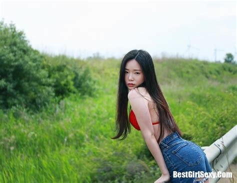 korean model pia han mou tells   attraction  single eyelids  girl sexy