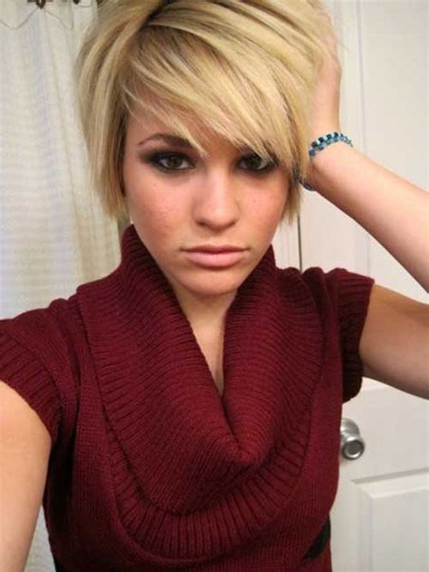 Funky Short Pixie Haircut With Long Bangs Ideas 51
