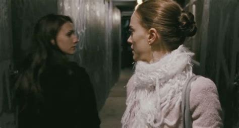 Black Swan Trailer Images Reveal Lesbian Kisses Evil