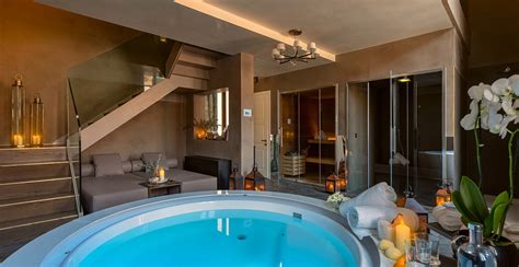 profitez de moments de detente reservez la suite luxueuse avec spa