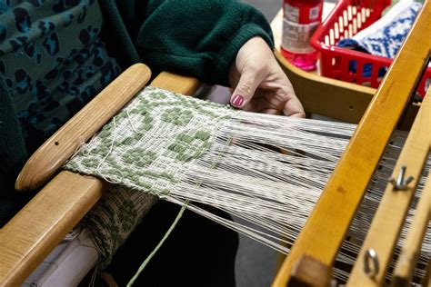 making  living   traditional weaver  appalachia