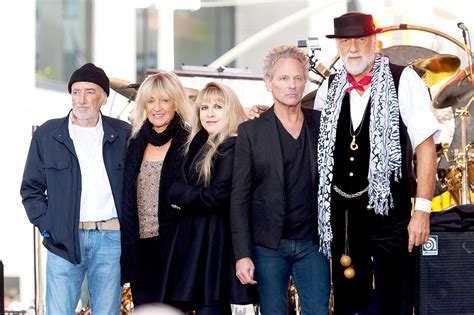 Lindsey Buckingham Sues Fleetwood Mac Over His Firing