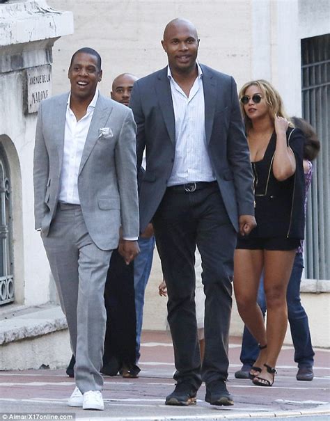 beyonce continues to enjoy vacation with jay z and