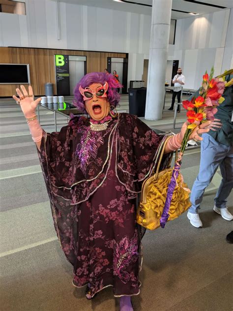 dame edna qld roving impersonator