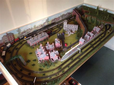 N Gauge Train Tables