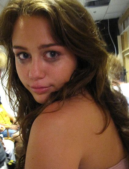Modelings Miley Cyrus With No Makeup Pictures