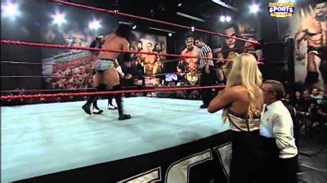 Seth Rollins Vs Brad Maddox With Summer Rae And Paige 04