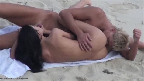 naturisti trombano a 69 in spiaggia amaporn