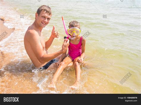 Dad Daughter Image And Photo Free Trial Bigstock