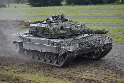 leopard   ukraine  versions   tank exist   distinguish