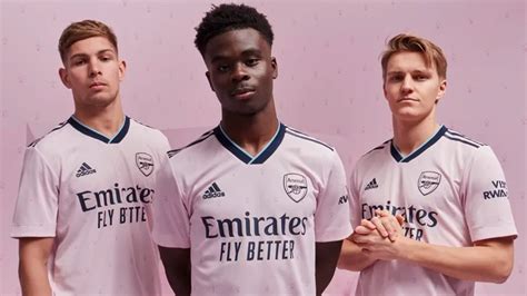 arsenal  adidas unveil  pink    kit goalcom