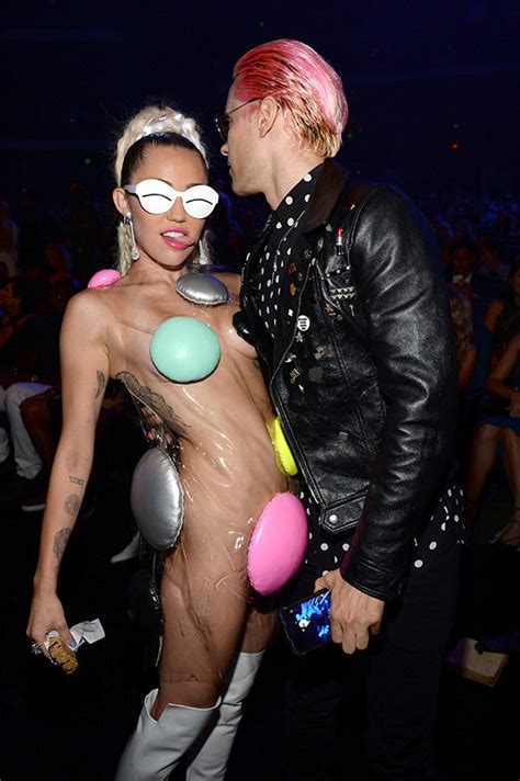 Jared Leto And Miley Cyrus Hooking Up Pair Indulging In Sex
