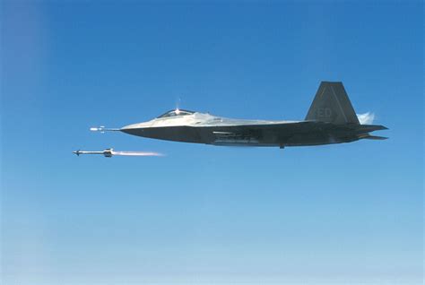 raptor firing aim  sidewinder missile  supersonic speed   rwarplaneporn