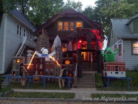 random photo ghostbusters halloween house majorgeeks
