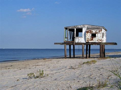 abandoned beach house scary houses abandoned  abandoned houses