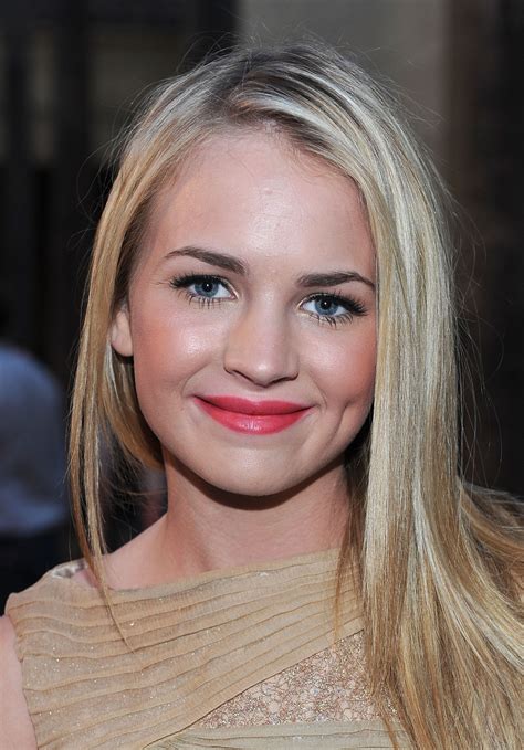 who is britt robertson the longest ride star is much more than just