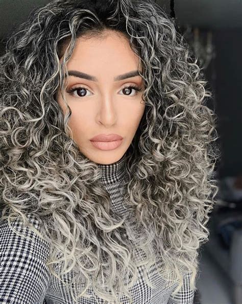 let your natural silver lights shine ️♥️🦢 curly hair