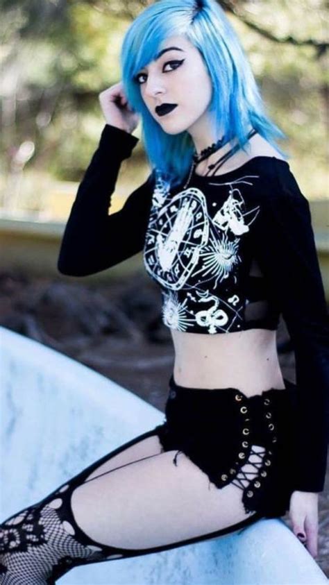 pin by victoria 💜 on alternative scene goth beauty gothic beauty