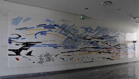 Painel De Azulejos De Nadir Afonso No Centro De Artes Em