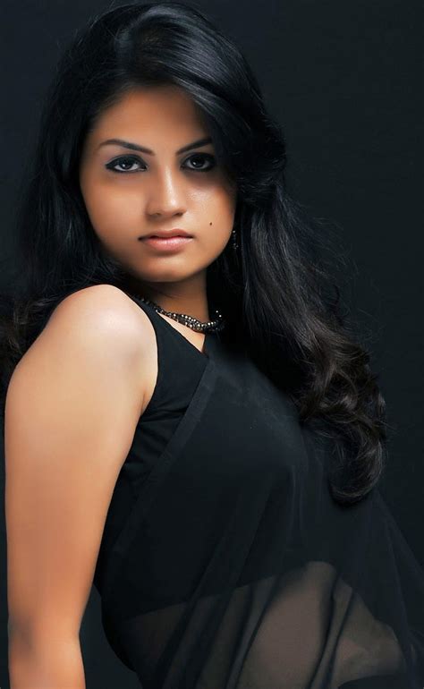 south indian actress madhulika in hot saree bollywood tamil actress