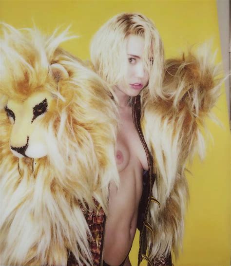 miley cyrus topless as a lion taxi driver movie