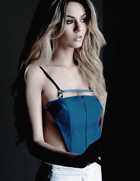 i present to you victoria justice imgur