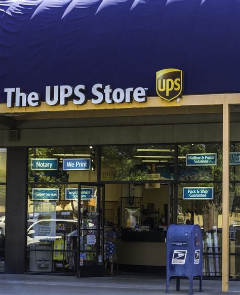 ups store    reviews shipping centers