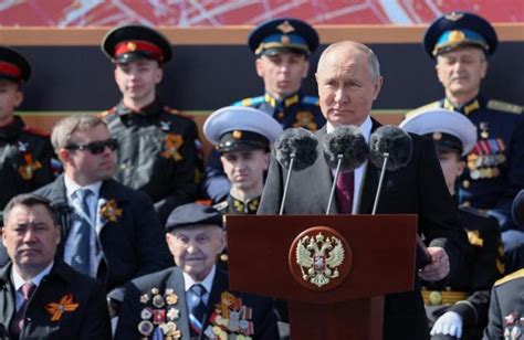 Russia Celebra 9 Maggio Putin Oggi Contro Di Noi Una Vera Guerra