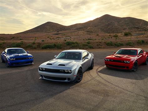 people can t get enough of the dodge challenger carbuzz